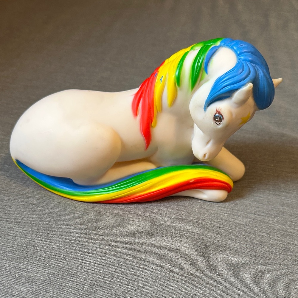 Vintage 1983 Rainbow Brite Starlite horse coin bank.